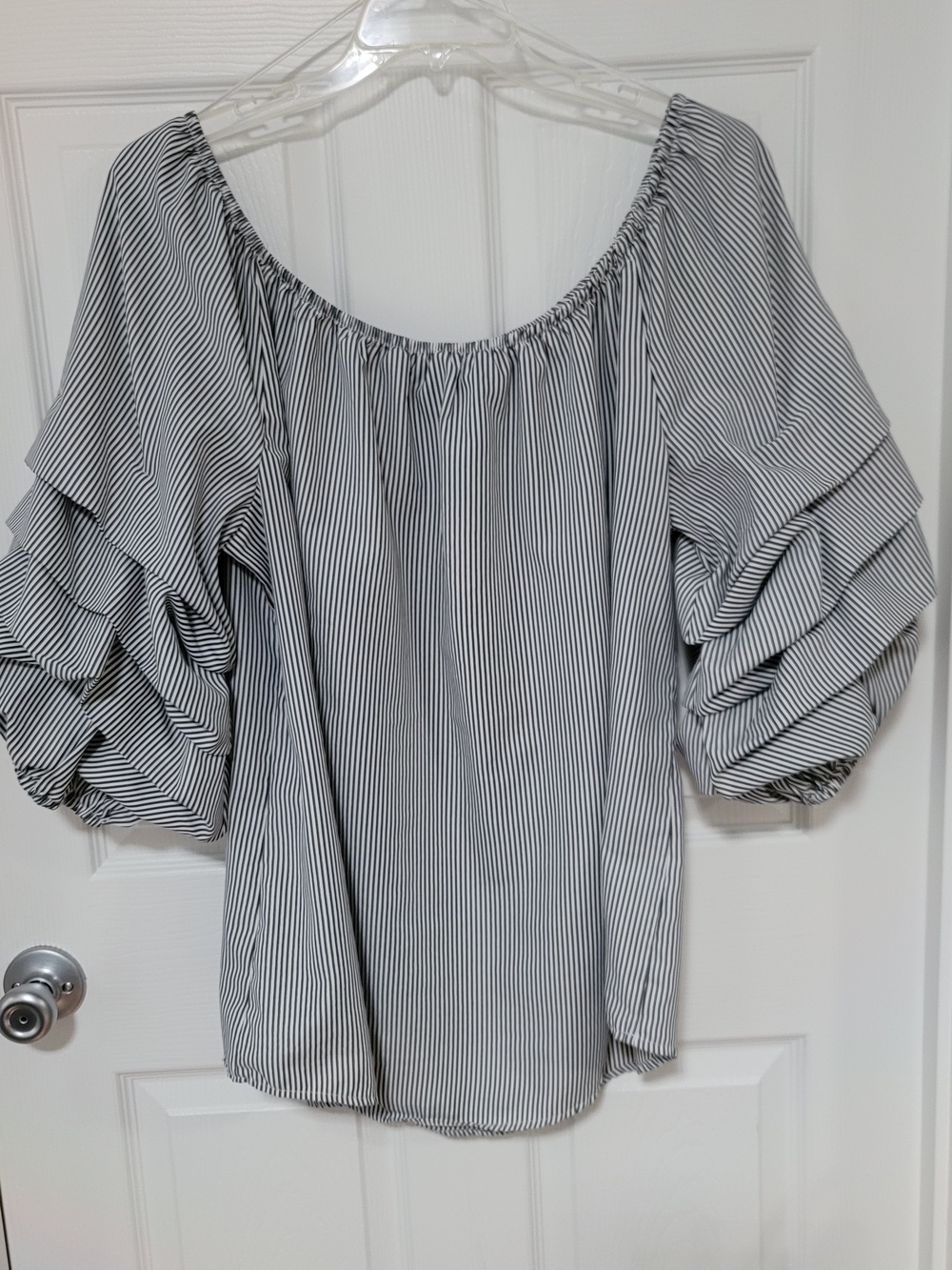 Roommates Black and White Striped Scoop Neck  Off-Shoulder Ruffle Sleeve Blouse